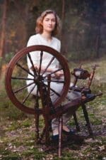 Kromski Symphony Spinning Wheel | Large Classic Saxony Style - Image 2